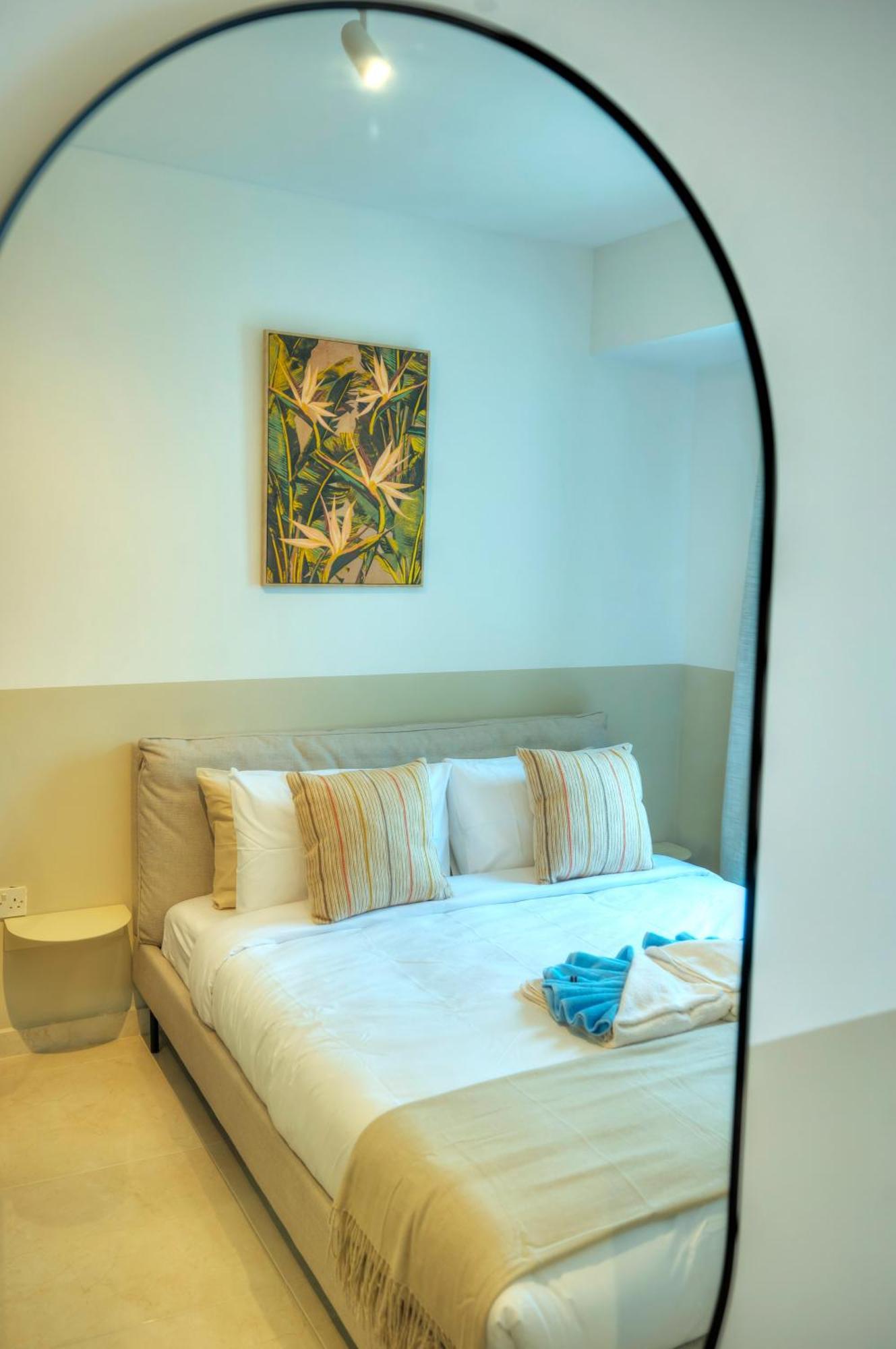 Apartment Luxury & Stylish 2bedroom Seafront, Balcony Gogzr-4 Gzira