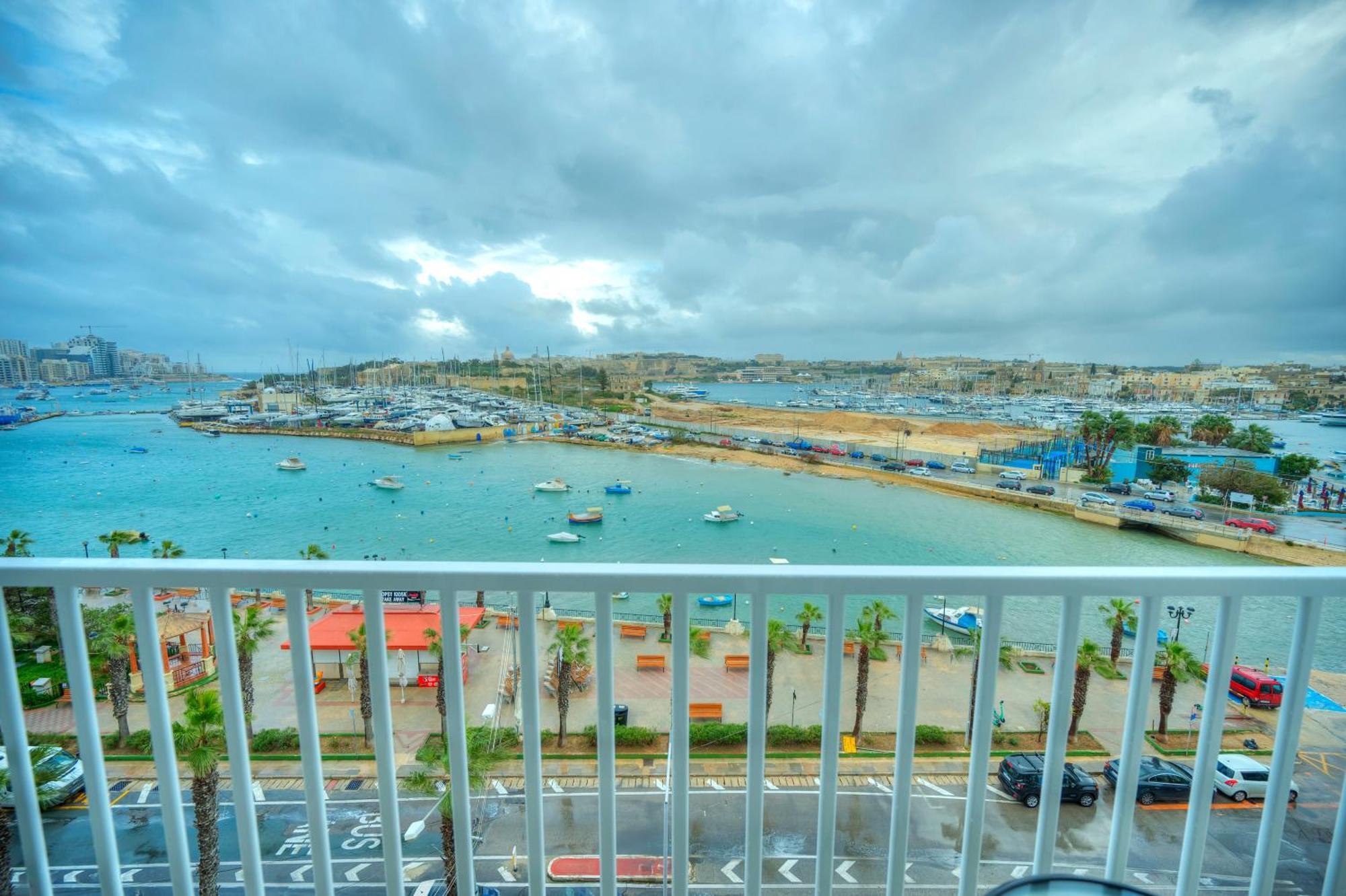 Luxury & Stylish 2bedroom Seafront, Balcony Gogzr-4 * Gzira
