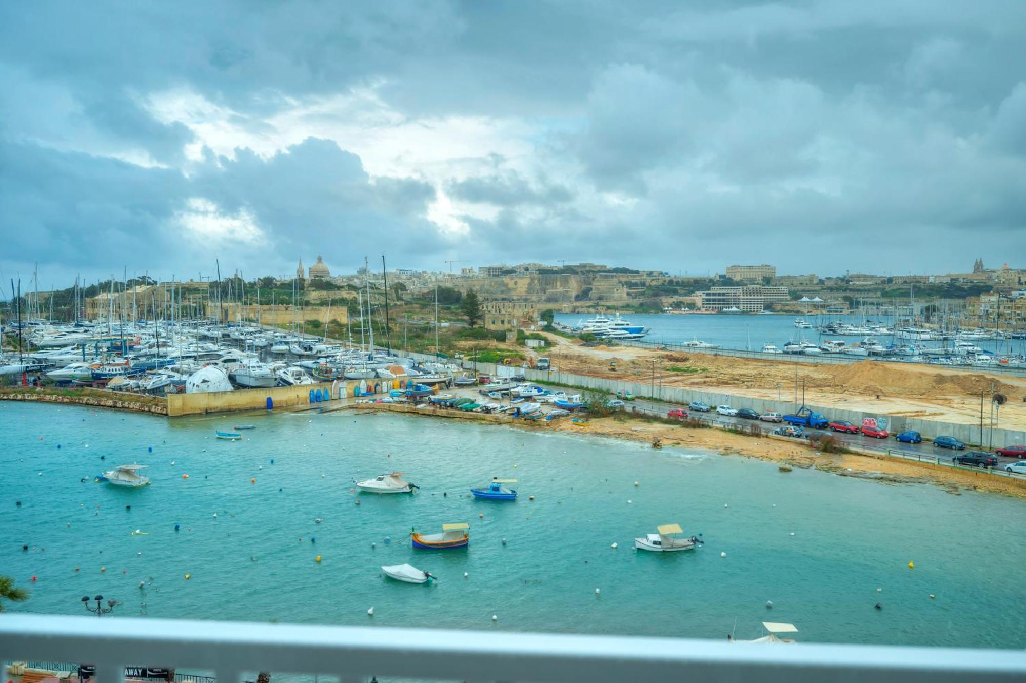 Luxury & Stylish 2bedroom Seafront, Balcony Gogzr-4 Gzira